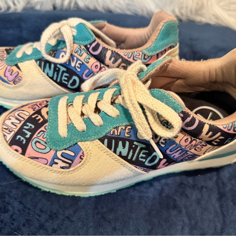 Inkkas Multicolor 'We Are United' Sneakers - Picture 4 of 5
